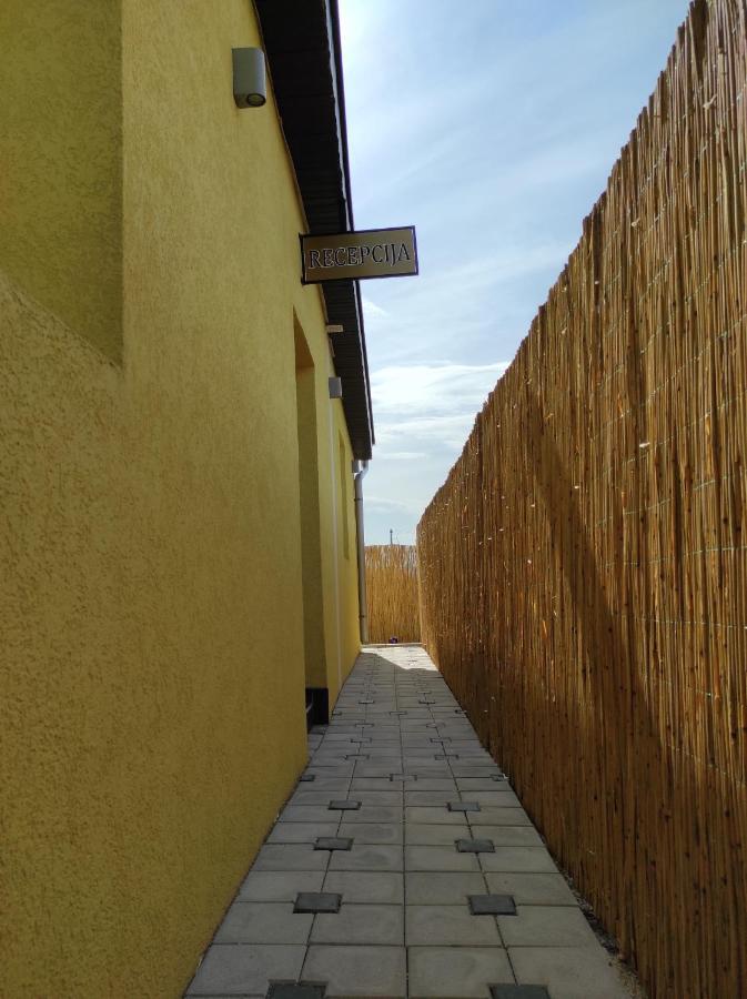 V & V Villa Lalince エクステリア 写真